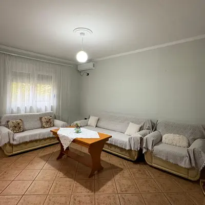 🏠JEPET ME QIRA Apartament 1+1   📍Laprake 💶 Çmimi: 45.000 Leke/Muaj