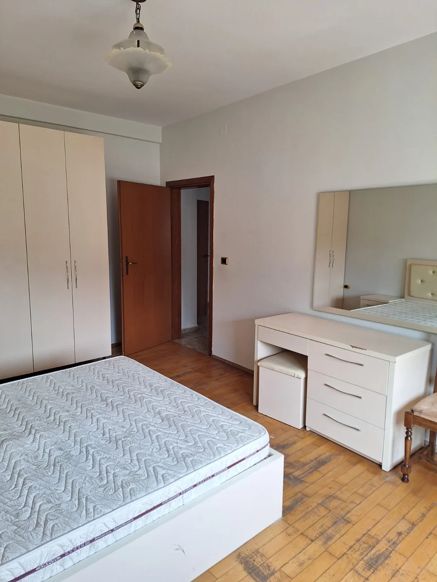 Shitet 3+1 Rr Kristo Dako, prane Xhanfize Keko, Tirane 144 m2 195 000 eur - 1