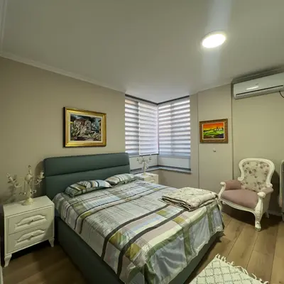 JEPET APARTAMENT ME QIRA NË QENDËR.