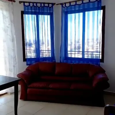 APARTAMENT 2+1. 30000 LEKE.QYTET STUDENTI