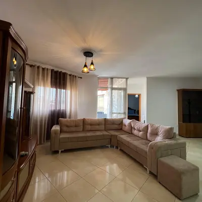 🏠JEPET ME QIRA Apartament 2+1 📍Rruga e Barrikadave 🏷️ Çmimi: 65.000 Leke