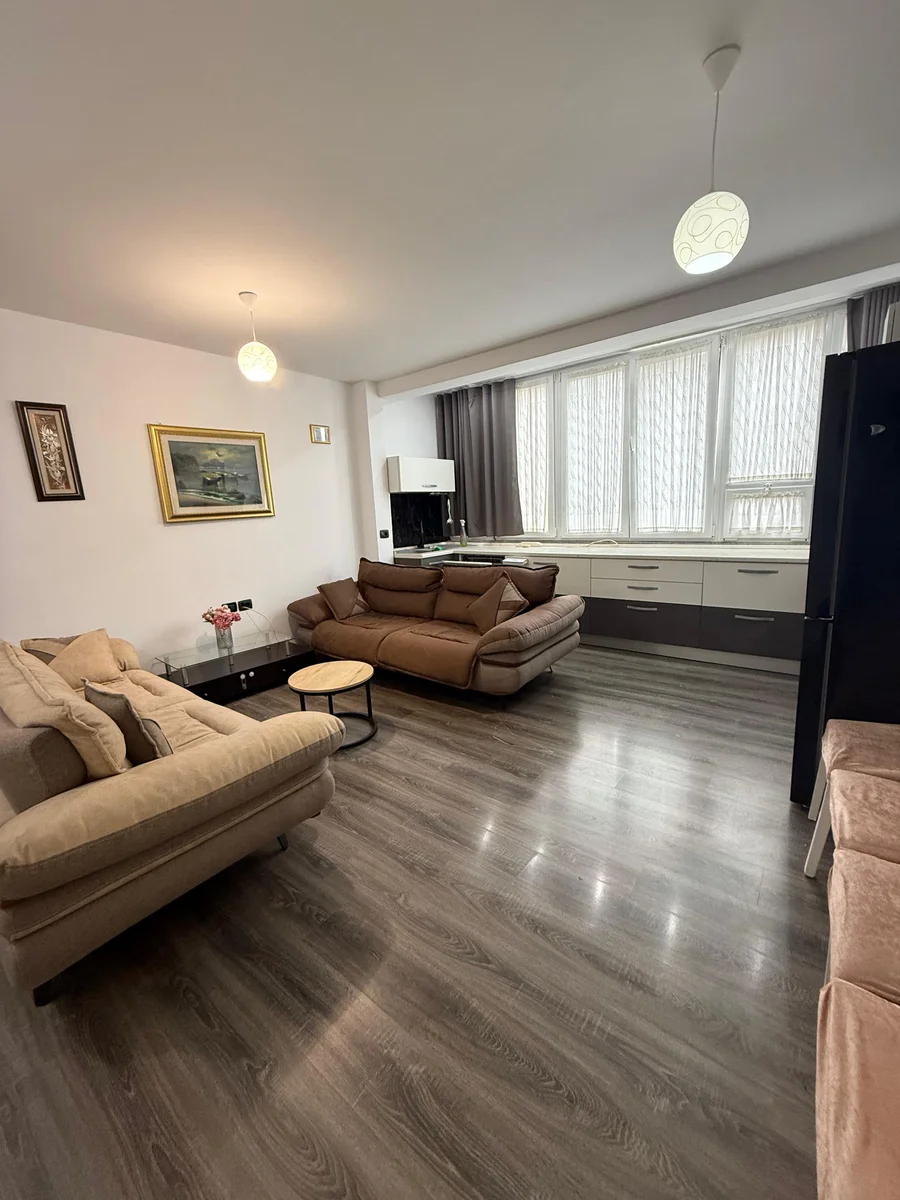 🏠Shitet Apartament 2+1 📍Ish Fusha e Aviacionit💶 Çmimi: 189.000€ 📄Dokumentacion i rregullt hipotekor - 1