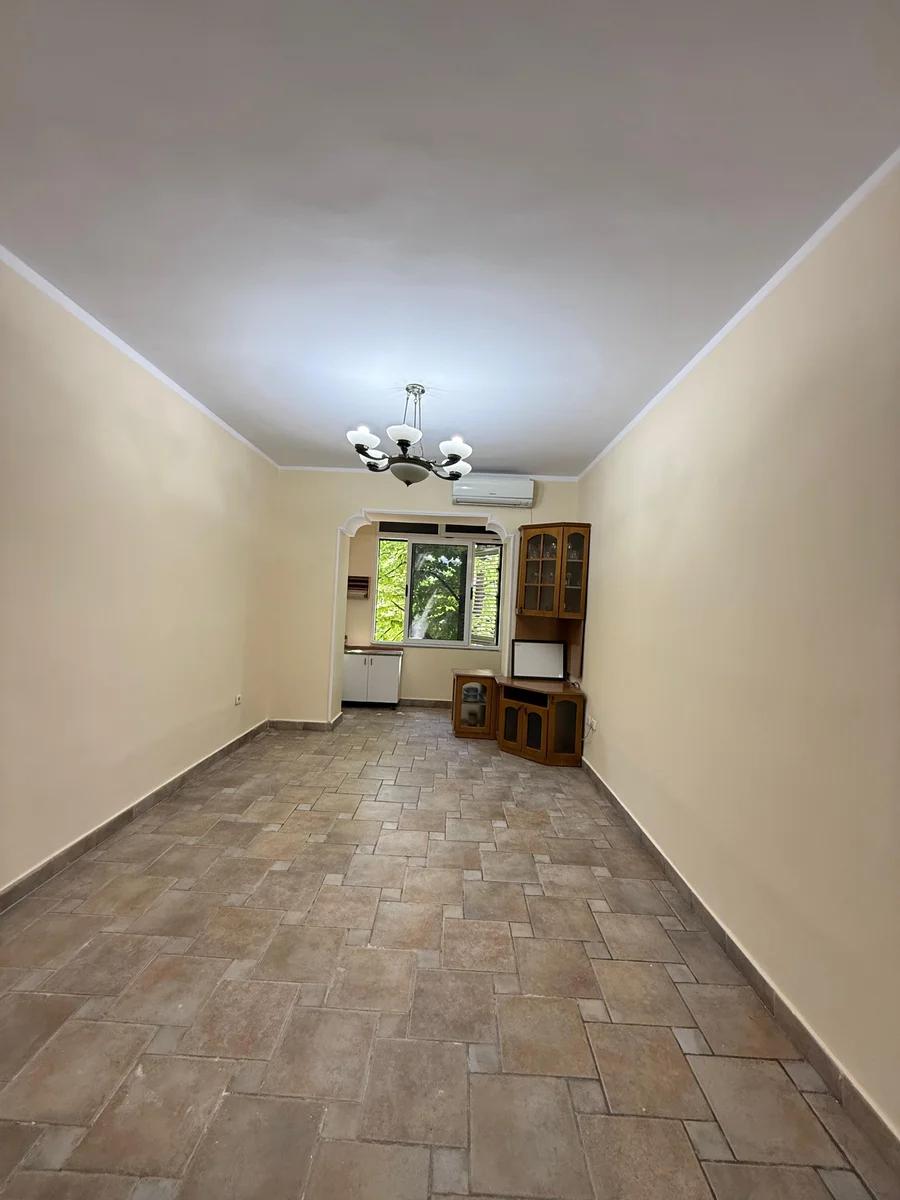 đĄ Apartament 1+1 pĂ«r Shitje | Rruga Bardhyl, Te Kubi,đSip. 60 mÂČ đ¶ 150.000⏠- 1